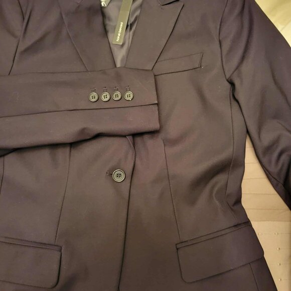 Harve Benard Navy Blazer - Picture 2 of 6